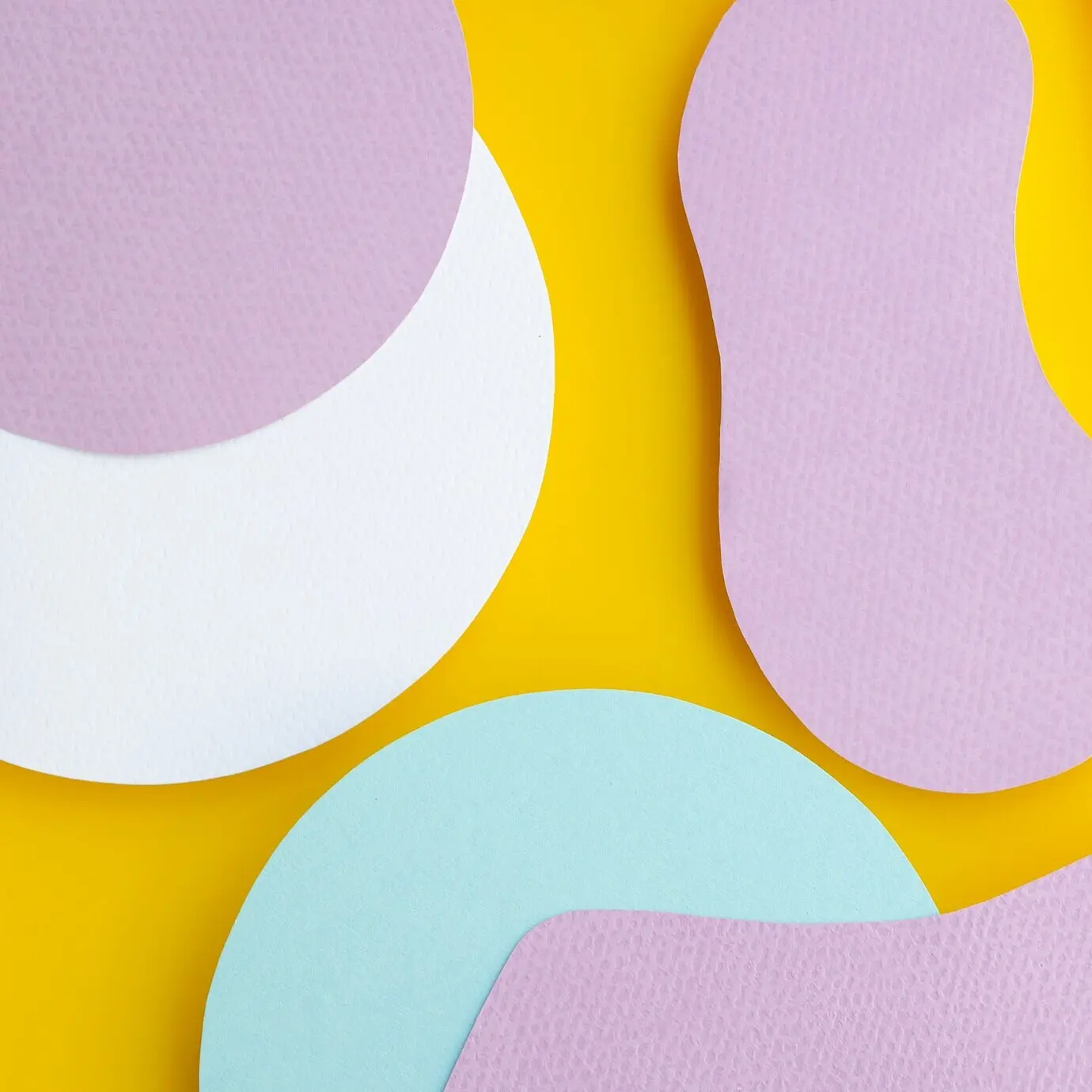 Абстрактный жидкоподобный бумажный геометрический фон