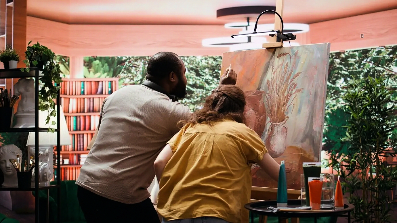 Team planning next steps for construcción de sistemas de alfabetización financiera dentro de las empresas